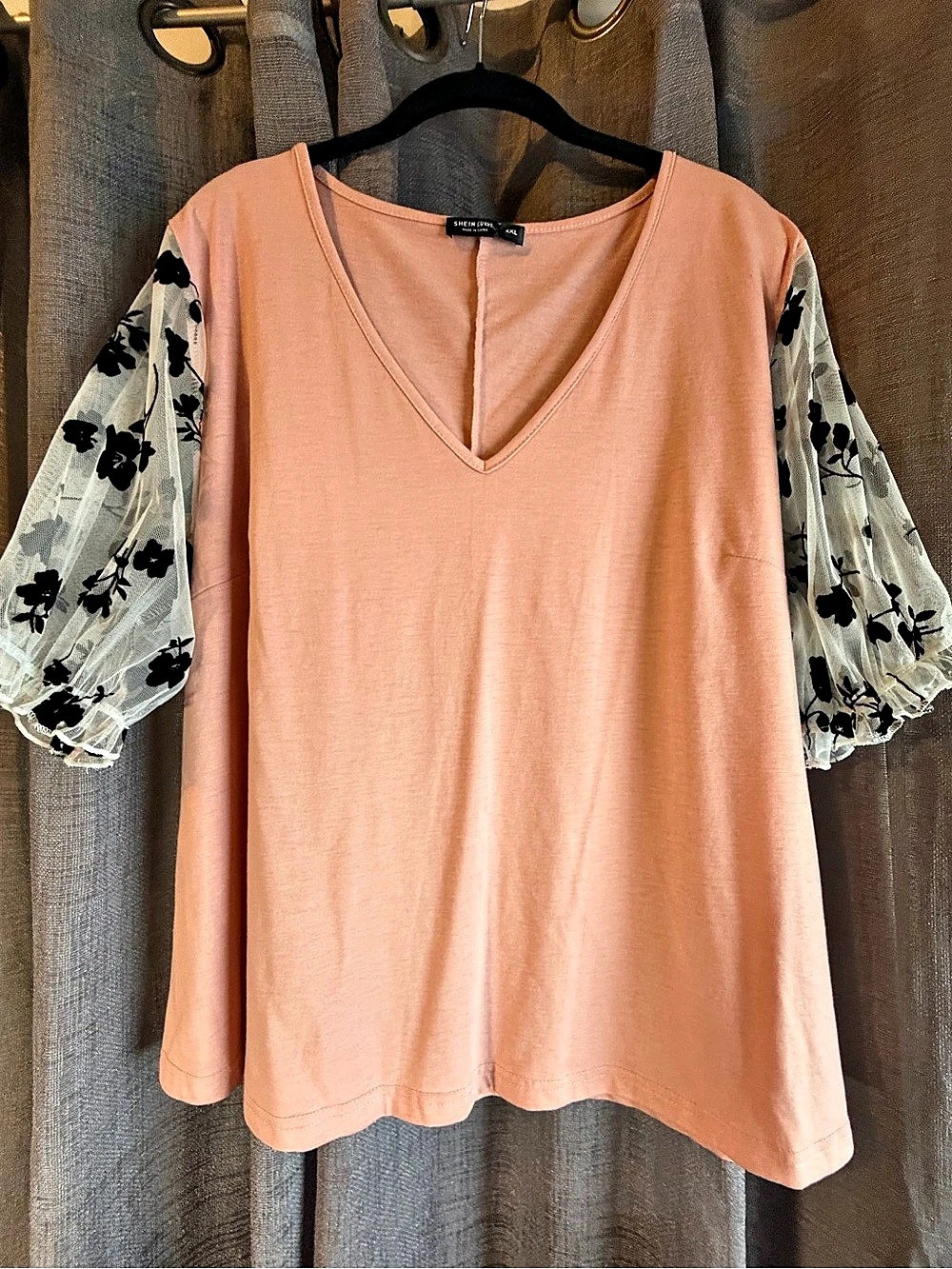SHEIN CURVE Floral Sleeve V-Neck Blouse in Pink Size 2XL Like New